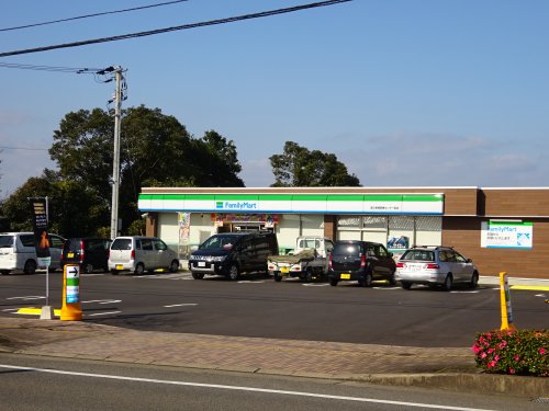 コンビニ　ファミリーマート 国立長崎医療センター前店（コンビニ）まで630m