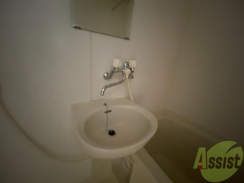 洗面設備　洗面台はこちら。朝の身支度はここでばっちり。