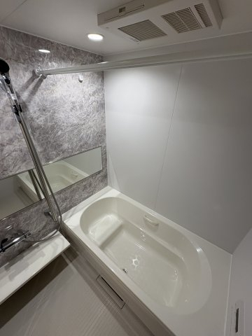 バス・シャワールーム　ゆったりサイズのお風呂！