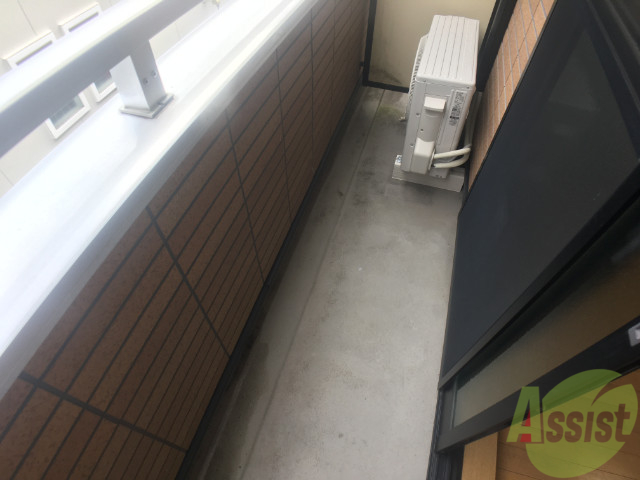 バルコニー　服など干すこともできるのでご安心ください。