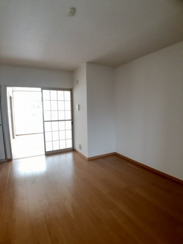 居室・リビング　こちらのリビングで趣味の時間をお楽しみください