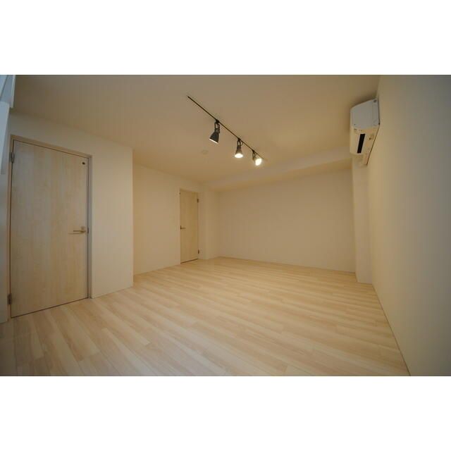 居室・リビング　こちらの居間で趣味の時間をお楽しみください