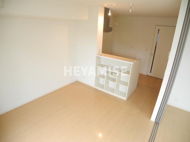 居室・リビング　※室内画像は別号室のもの