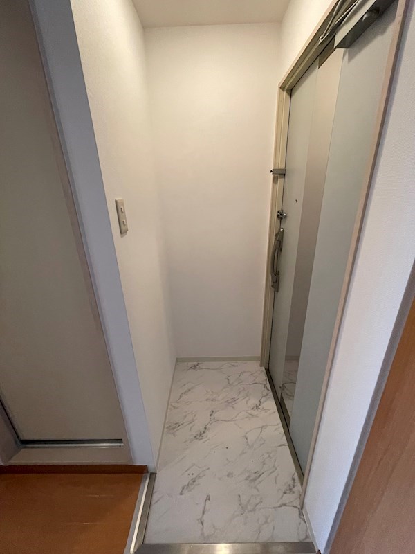 玄関　※同タイプの他のお部屋です