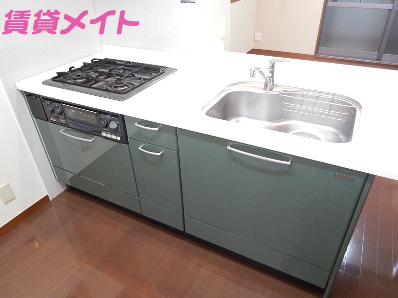 キッチン　同物件別室反転タイプ画像