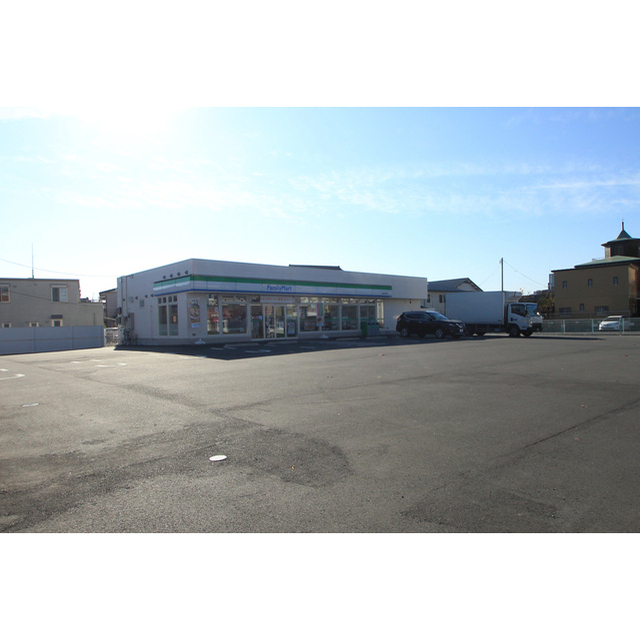 コンビニ　ファミリーマート土浦大手町店（コンビニ）まで617m