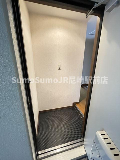 玄関　収納もある玄関です