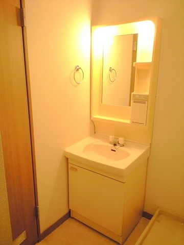 洗面設備　忙しい朝に嬉しい独立洗面化粧台