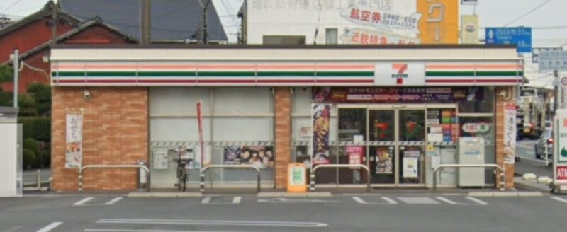 コンビニ　セブンイレブン松阪春日町店（コンビニ）まで324m