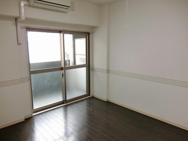 居室・リビング　広々とした洋室！