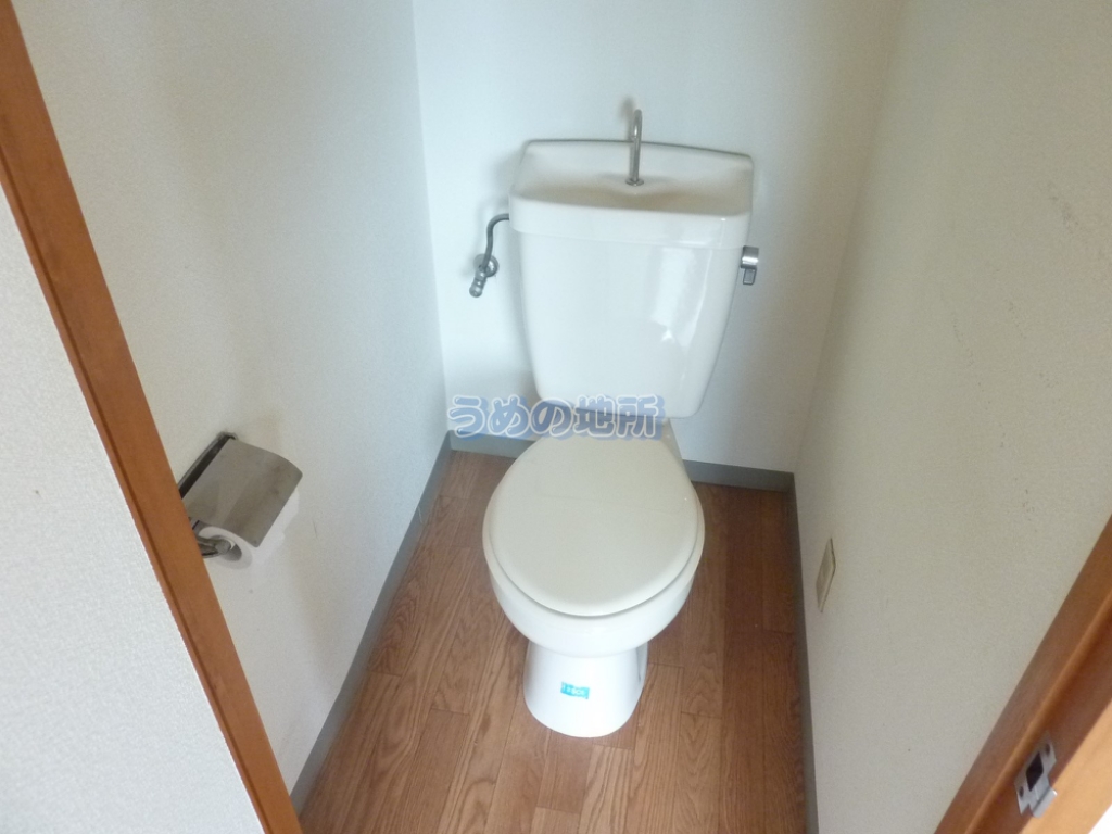 トイレ　P1520539ロゴ圧縮済