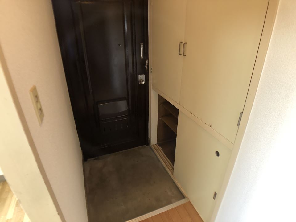 玄関　シューズボックスあります