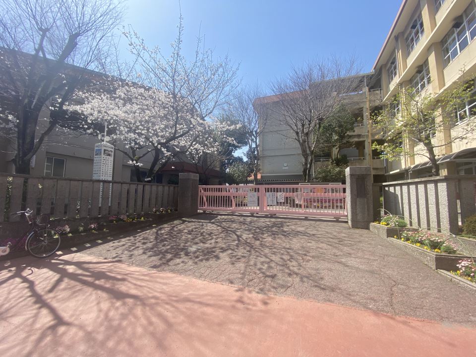 小学校　荒田小学校（小学校）まで120m