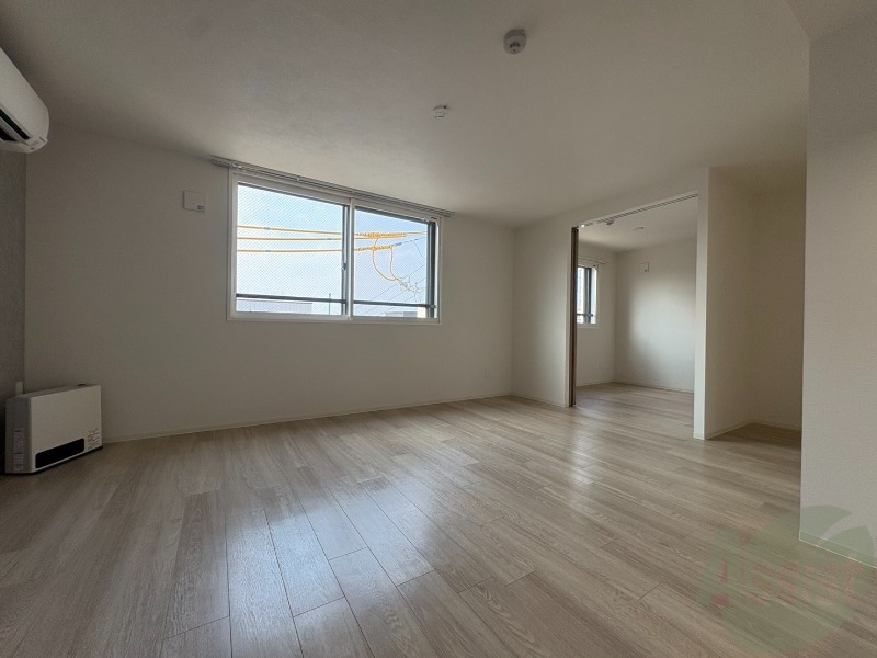 居室・リビング　広々としたリビングですね。使い勝手がよさそうですね！