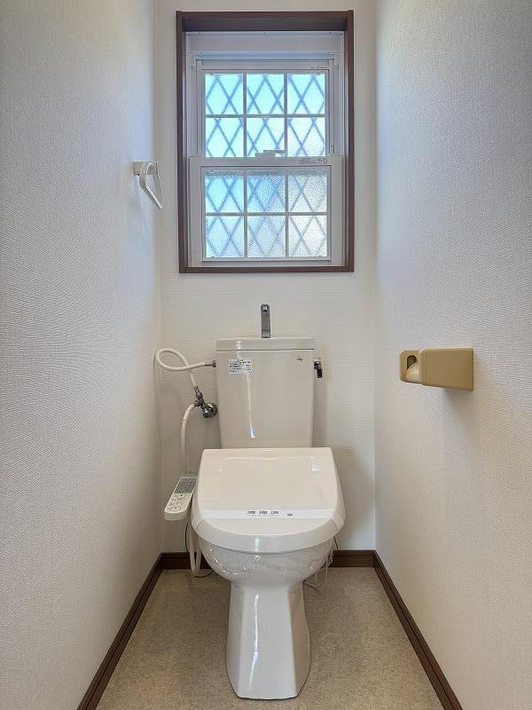トイレ　トイレにも窓