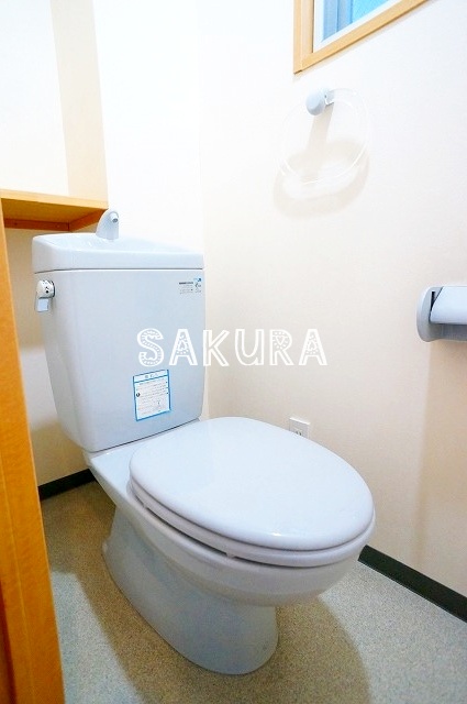 トイレ　落ち着いた色調のトイレです♪