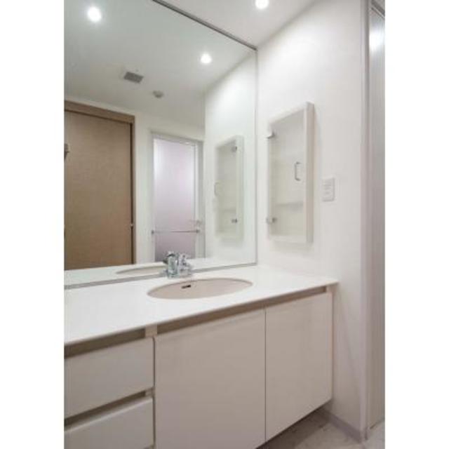 洗面設備　※写真は同タイプ住戸です。