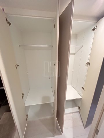 収納　ルフォンプログレ堺筋本町タワーレジデンス　クローゼット