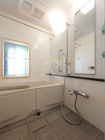 バス・シャワールーム　別部屋写真。参考までに