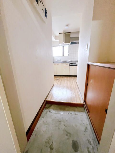 玄関　別部屋参考写真です