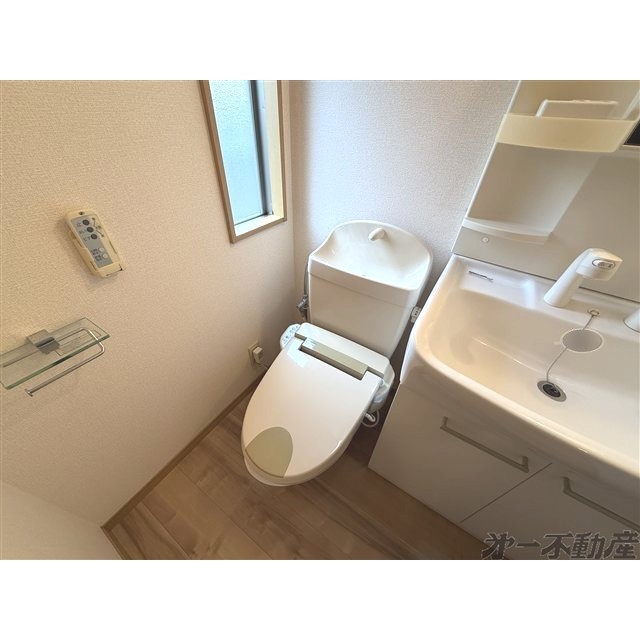 トイレ　温水洗浄暖房便座