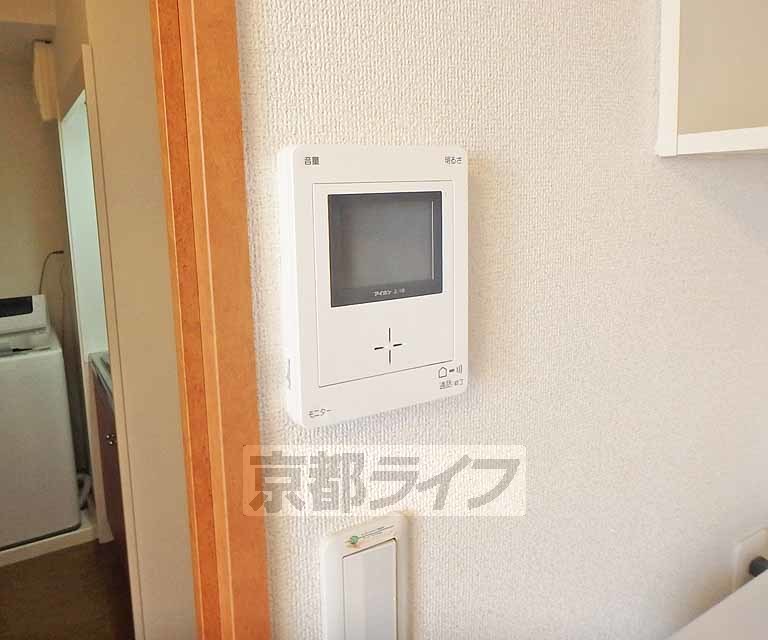 セキュリティ　鍵をかけたまま訪問者と会話ができます