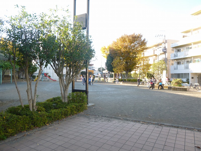 公園　亀山下公園（公園）まで877m