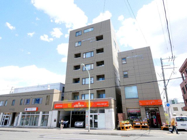 建物外観　都市ガス・ネット無料採用の高層マンションです♪