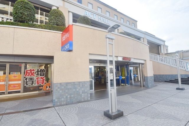 スーパー　西友成増店（スーパー）まで825m