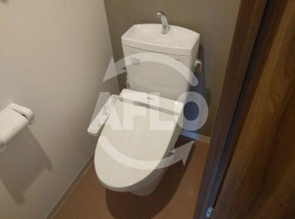 トイレ　アール大阪グランデ　温水洗浄便座