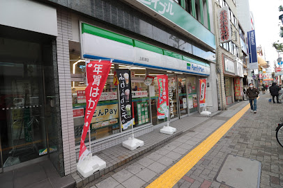 コンビニ　ファミリーマート 上前津店（コンビニ）まで447m