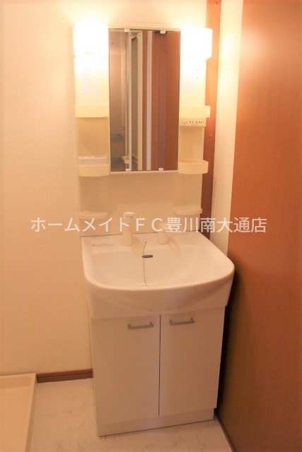 洗面設備　同型別部屋写真