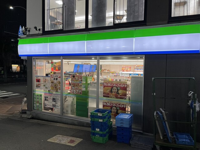 コンビニ　ファミリーマート玉造駅前店（コンビニ）まで300m