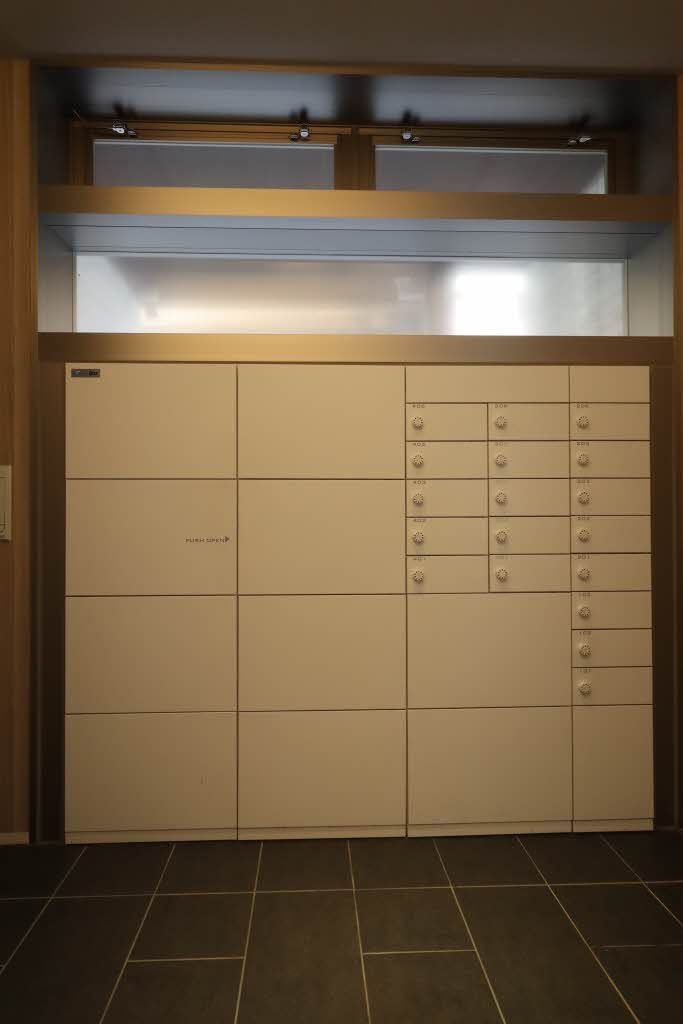 建物外観　不在時にも安心の宅配ボックス付き