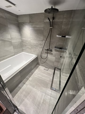 バス・シャワールーム　バス