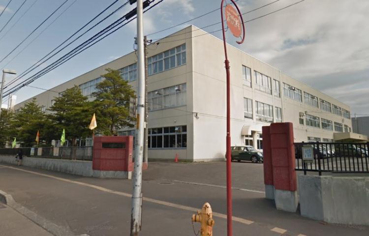 小学校　新琴似小学校（小学校）まで351m