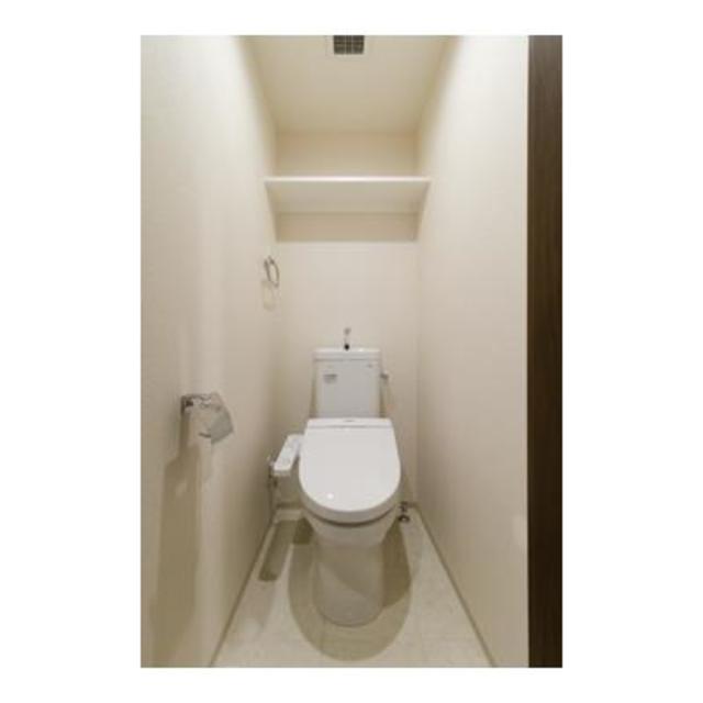 トイレ　※写真は同タイプ住戸です。