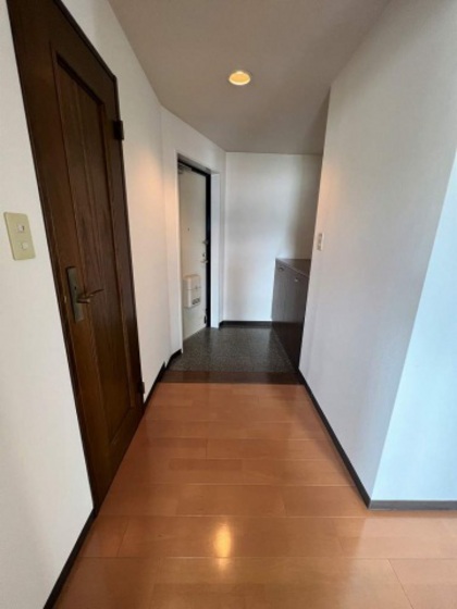 玄関　※別部屋の写真です