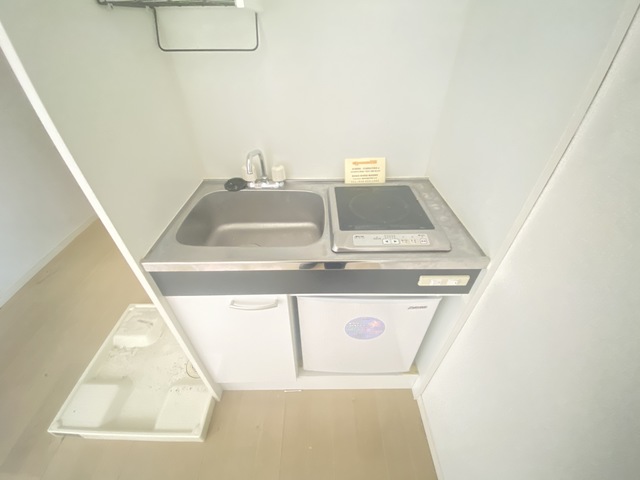 キッチン　※清掃前の写真となります。