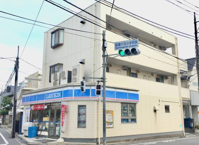 コンビニ　ローソン成増三丁目店（コンビニ）まで379m