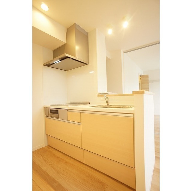 キッチン　３口ＩＨコンロ付のシステムキッチン！