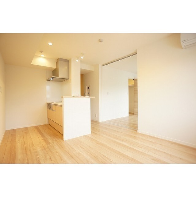 居室・リビング　南面に向いた明るいリビング♪