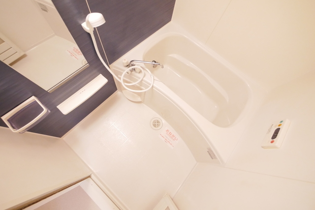 バス・シャワールーム　★清潔感のあるバスルームです★