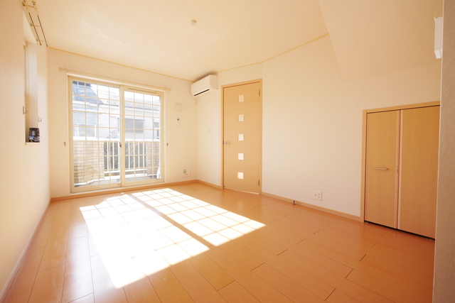 居室・リビング　★明るいリビングです★