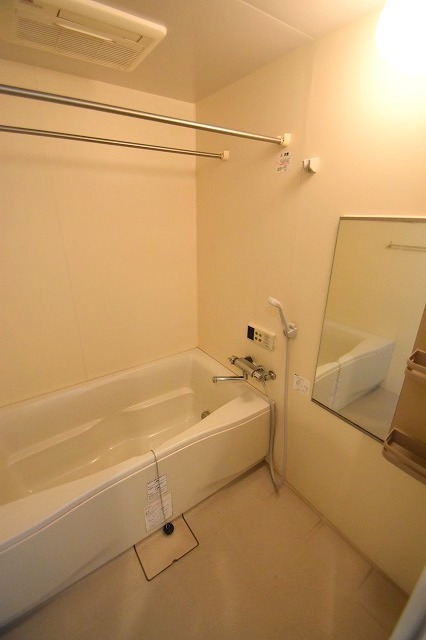 バス・シャワールーム　浴室乾燥・追焚機能付バス