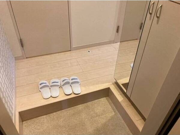 玄関　名古屋で一番初期費用の安い賃貸専門の不動産会社です(^^)