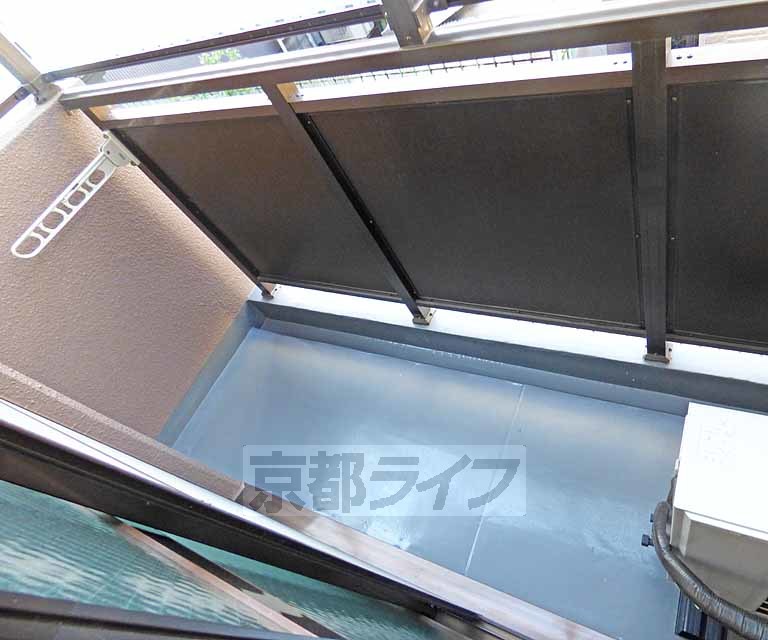 バルコニー　広々としたバルコニーです。