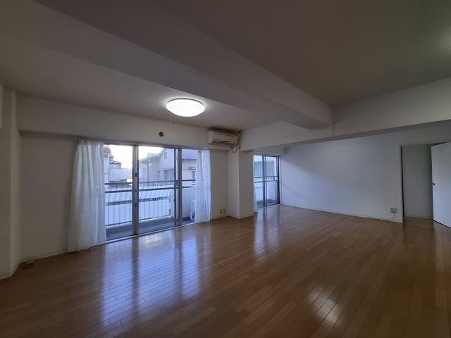 居室・リビング　２０２５年１２月撮影