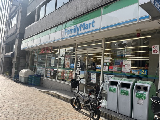 コンビニ　ファミリーマート柳屋加納町二丁目（コンビニ）まで360m