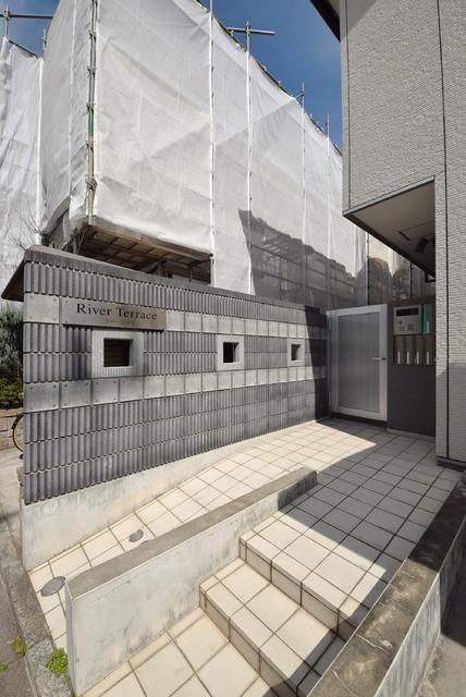 エントランス　オートロック完備